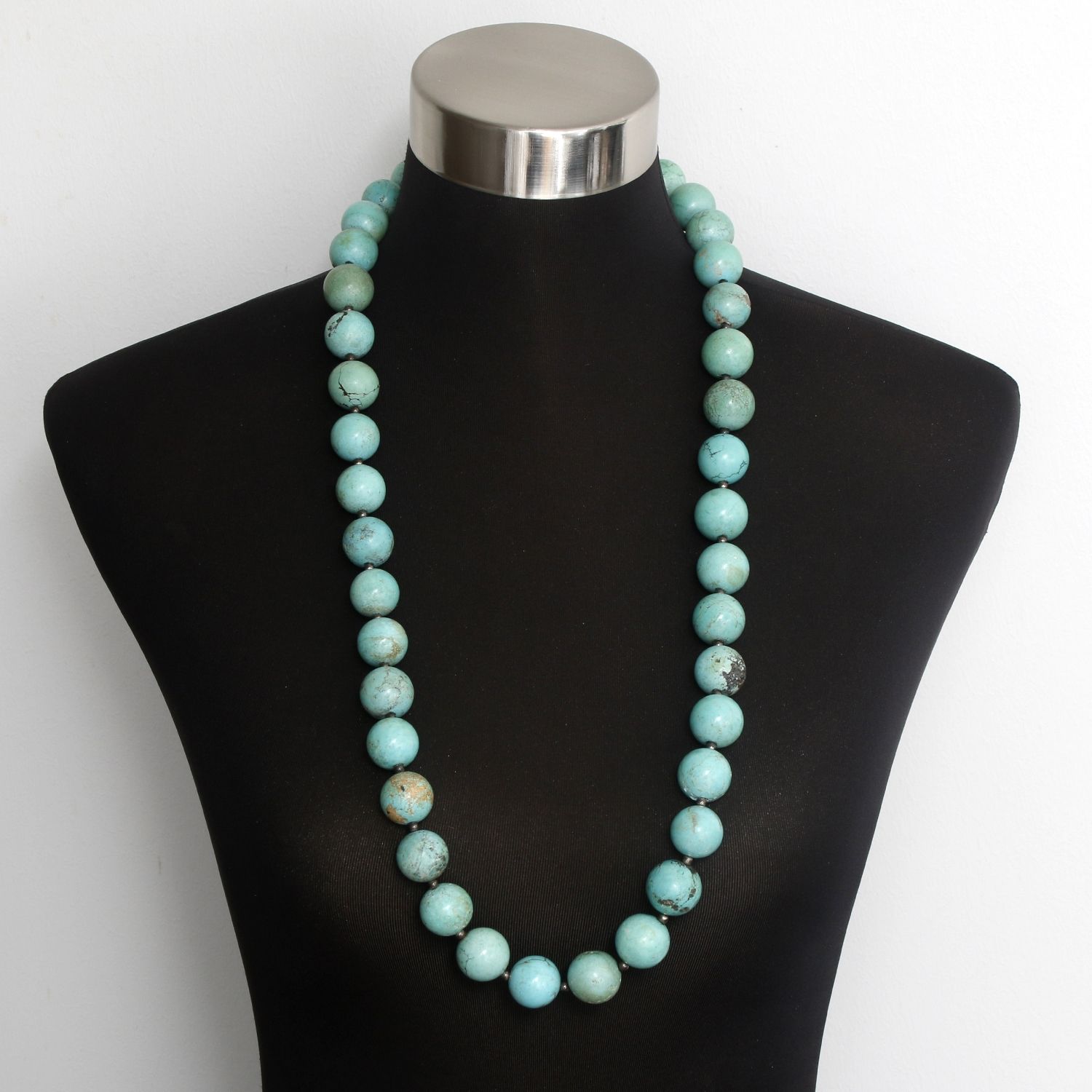 Beautiful Turquoise Bead Necklace