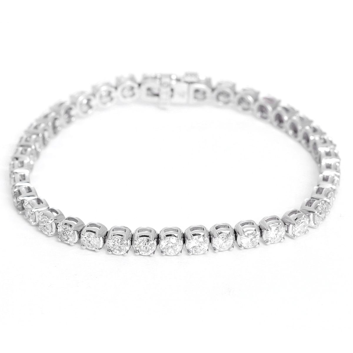 Beautiful 14k White Gold and 8.00 cts. Diamond Tennis Bracelet